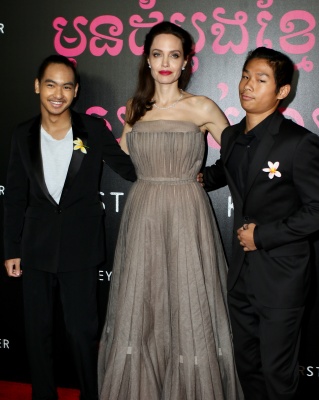 angelina_097.jpg