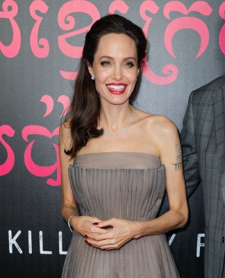 angelina_207.jpg
