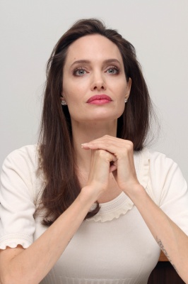 angelina_056.jpg