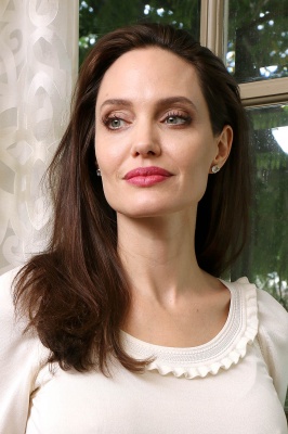 angelina_087.jpg