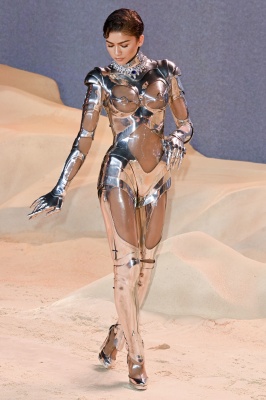 zendaya_1001.jpg