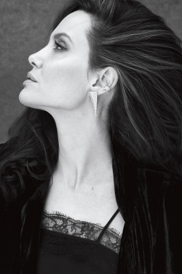 angelina_003.jpg