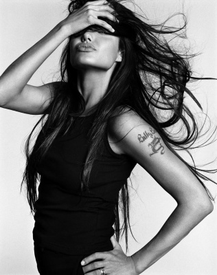 angelina_001.jpg