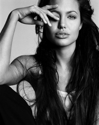 angelina_003.jpg