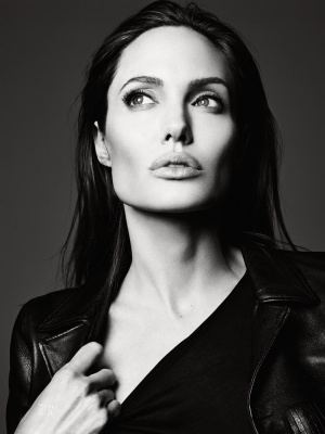 angelina_002.jpg